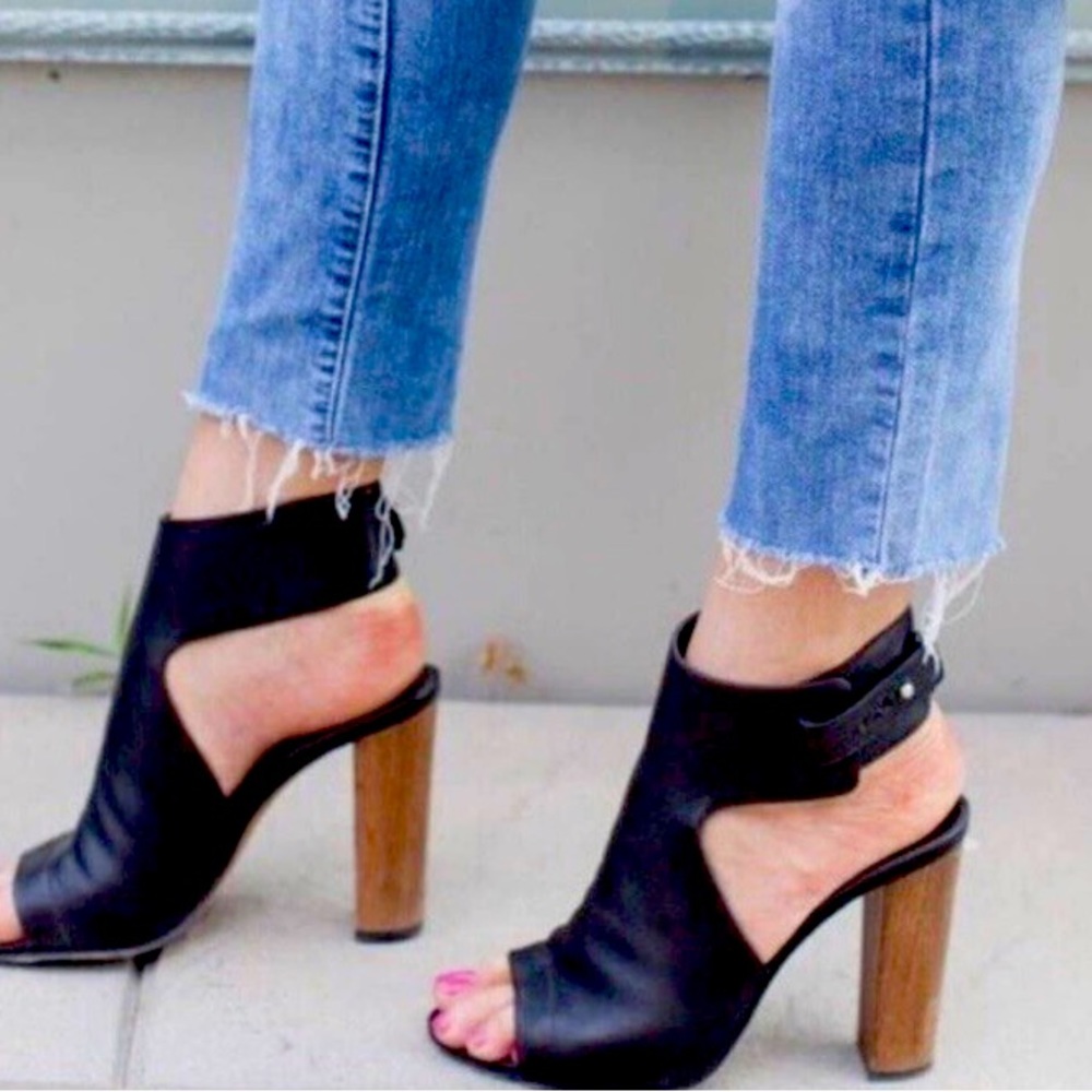 Vince Addie ankle strap, open toe heels, Size 8